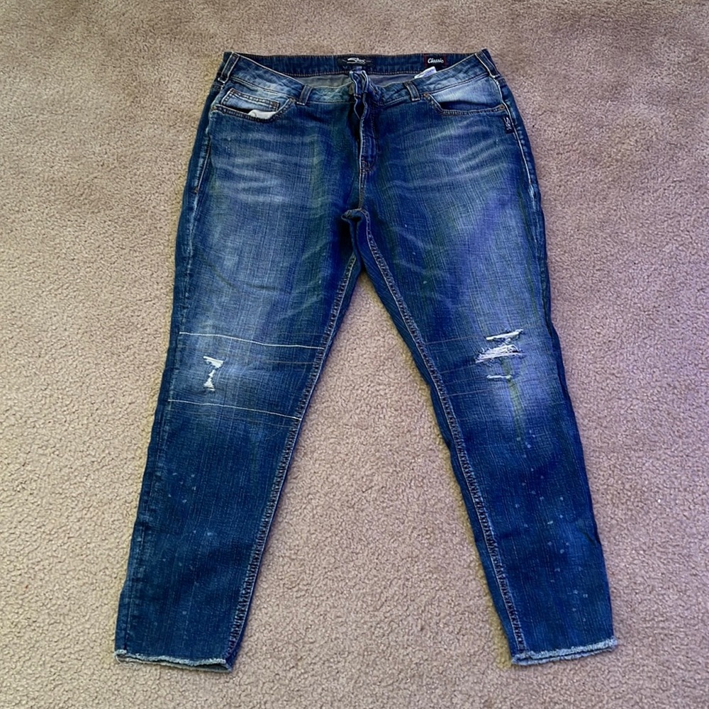 Silver jeans distressed preloved with lots of live left in them cropped size 18w
